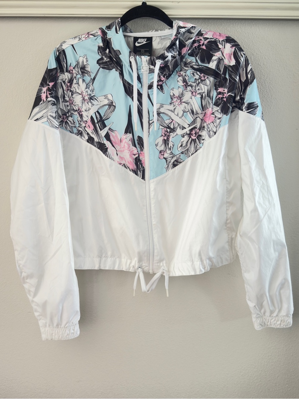 Nike Sportswear PNike Sportswear Plus Windrunner Floral Hooded Cropped Jacket 1X